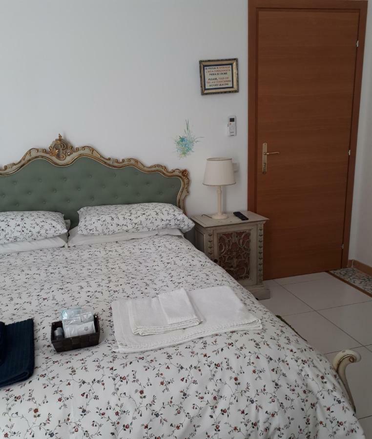 Miracoletti38 Hotel Naples Luaran gambar